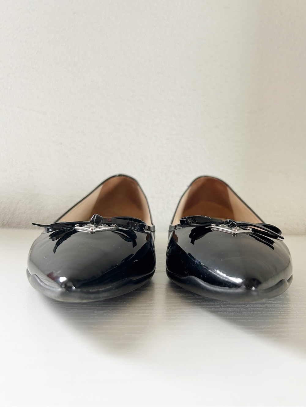 Prada Black Triangle Logo Patent Leather Ballet Flats Pointed Toe Bow Size EU 39 - Picture 6 of 14